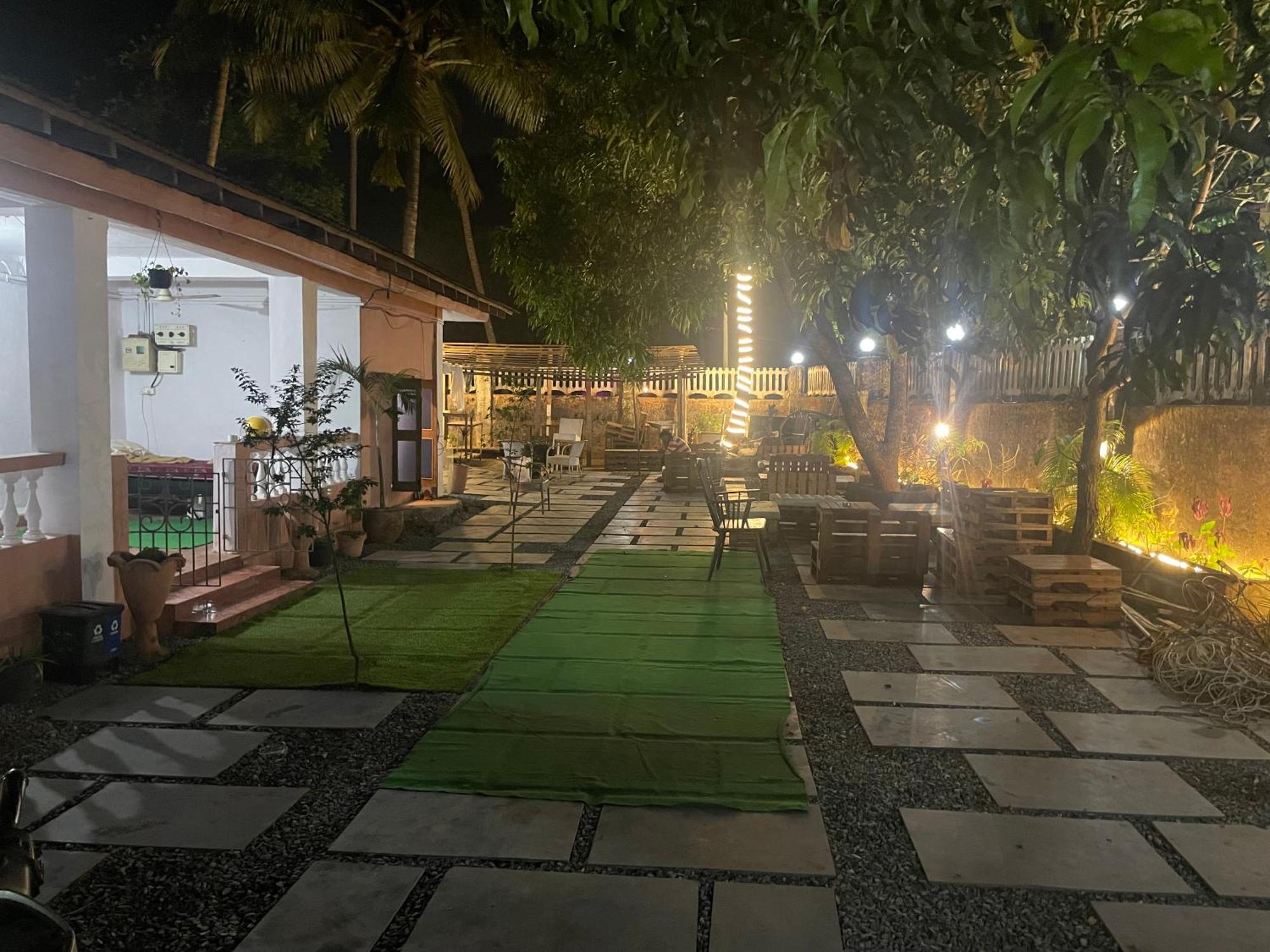 Streetmates Hostel Anjuna Extérieur photo